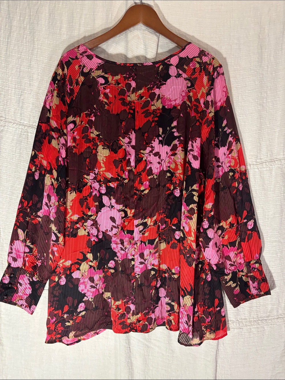 Lane Bryant Floral Pleated Keyhole Blouse Punk Red Plus Size 28 EUC - Picture 5 of 8